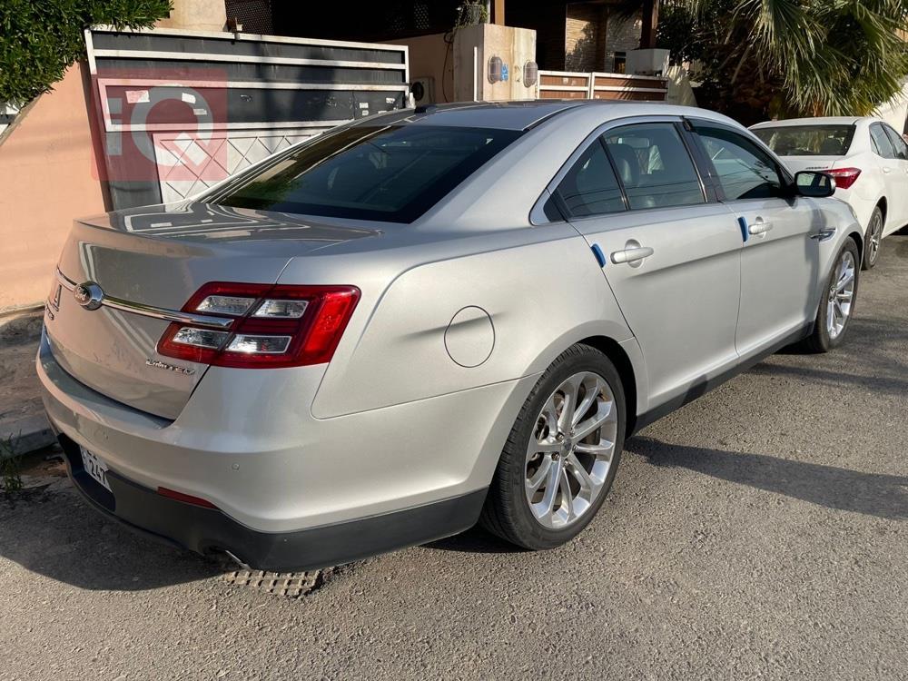 فورد تورس